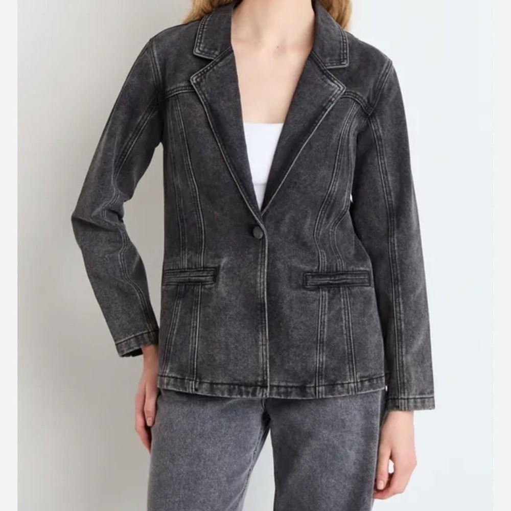 LNDN NWT Size XSmall Black distressed‎ Denim Blazer